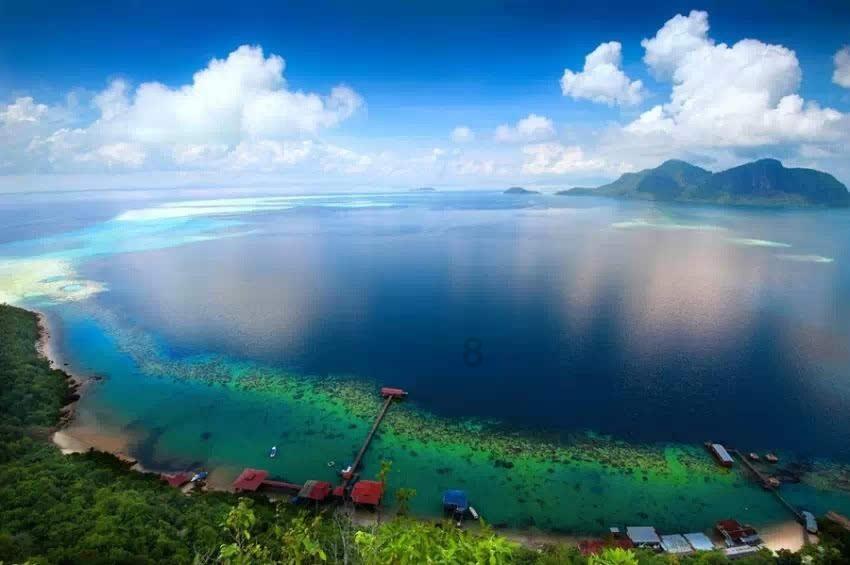 二十年前的一场屠杀，因为贫穷，八十万人失去生命，人性的黑暗