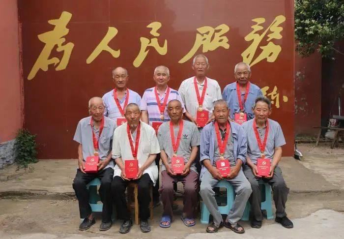 门套，门，窗框是沙比利色，地砖是白色，墙面刷什么颜色的漆，比较协调啊？游戏画面