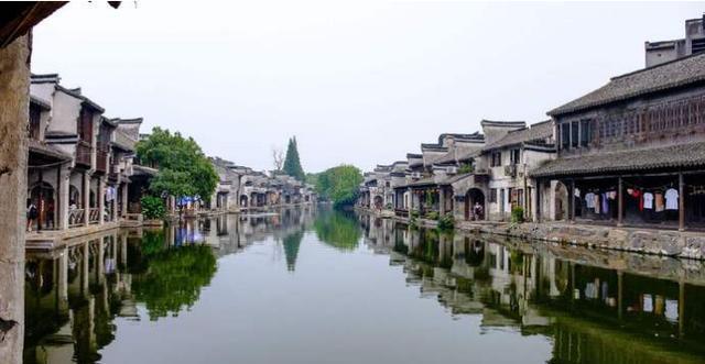 沙漠前行